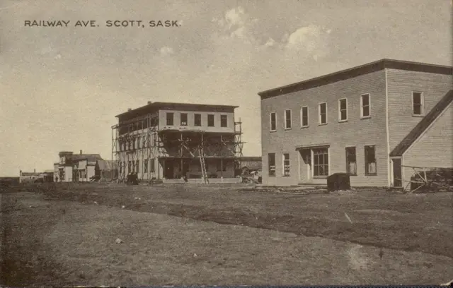 Railway Avenue, Scott, with buildings under construction